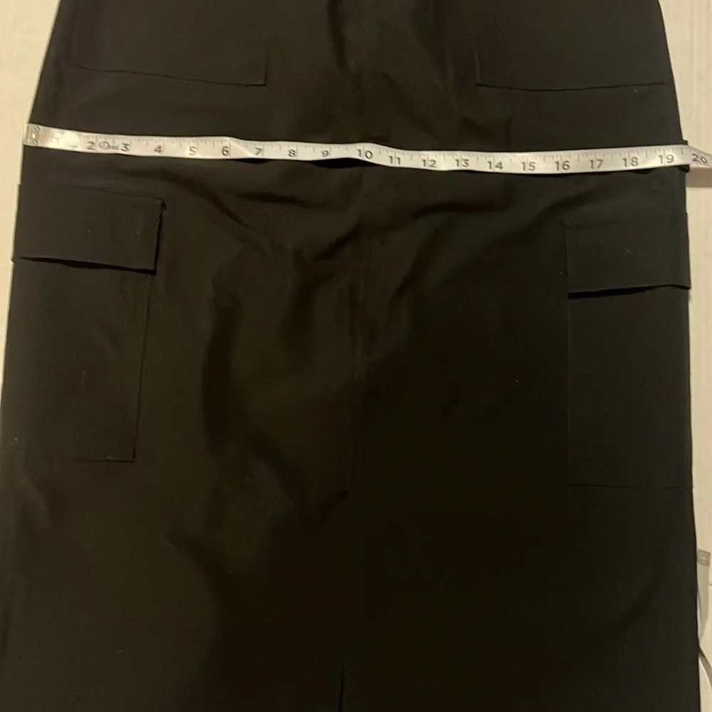 NWT-love tree-M-black-lightweight, slit in front,pockets, midi, cargo skirt.